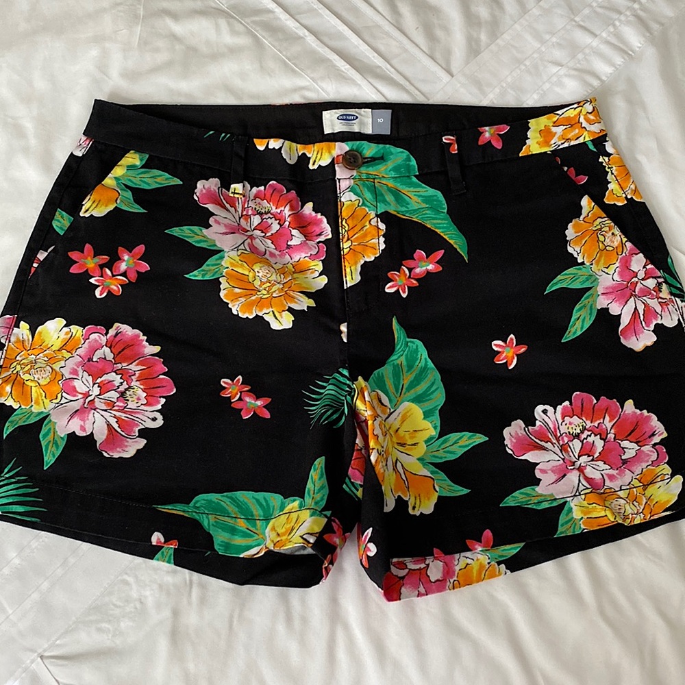 Old Navy 5” Floral Shorts